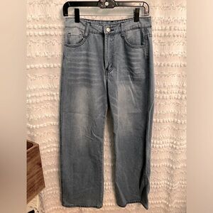 NWOT Sz Small jeans. Zip front. Wide leg